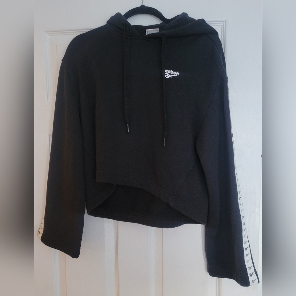 Reebok Cropped Wide Sleeves Hoodie. Oversized. Size S. Like New. 100% Cotton